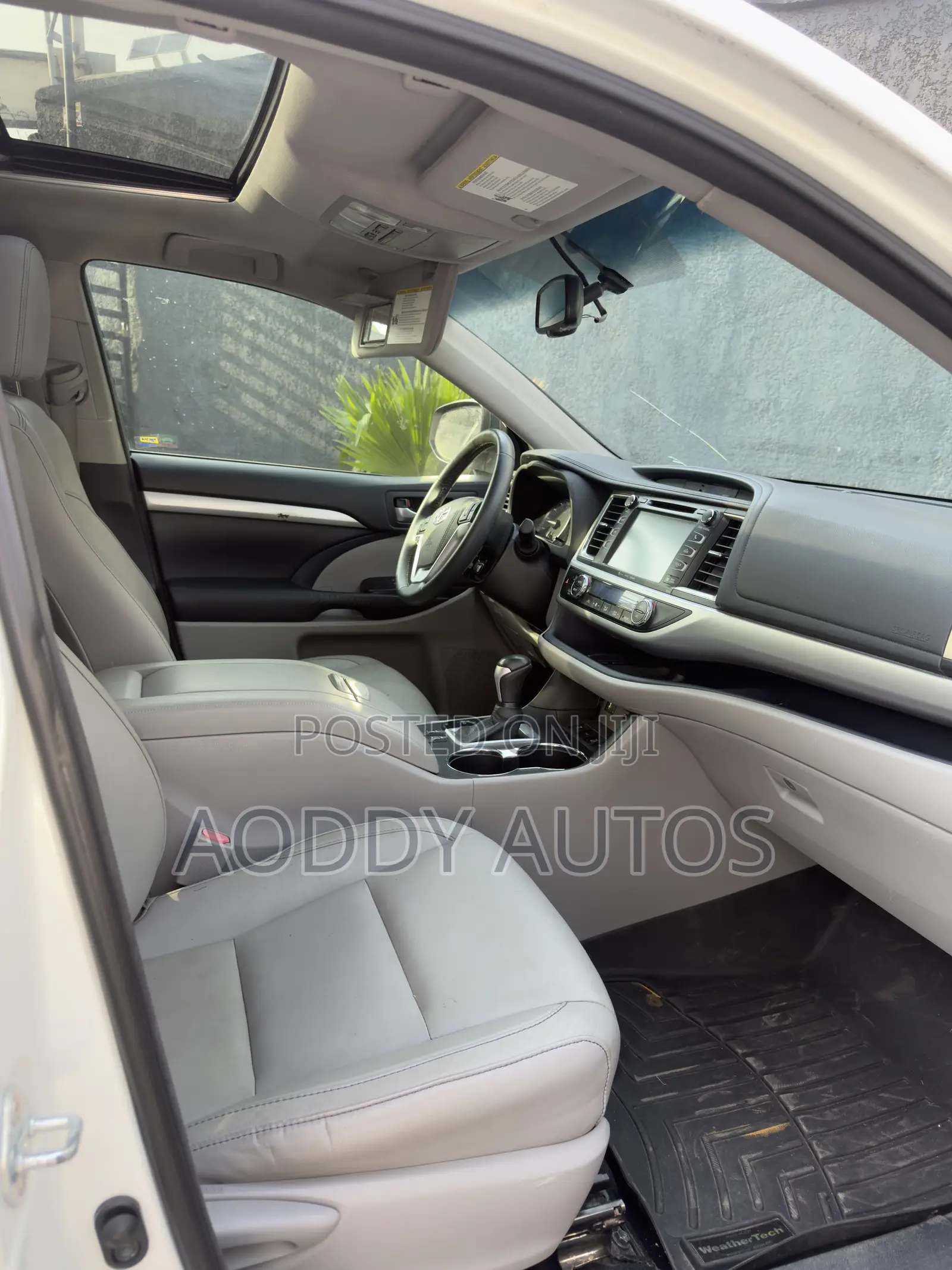 Toyota Highlander XLE 4dr SUV AWD (3.5L 6cyl 6A) 2015 White