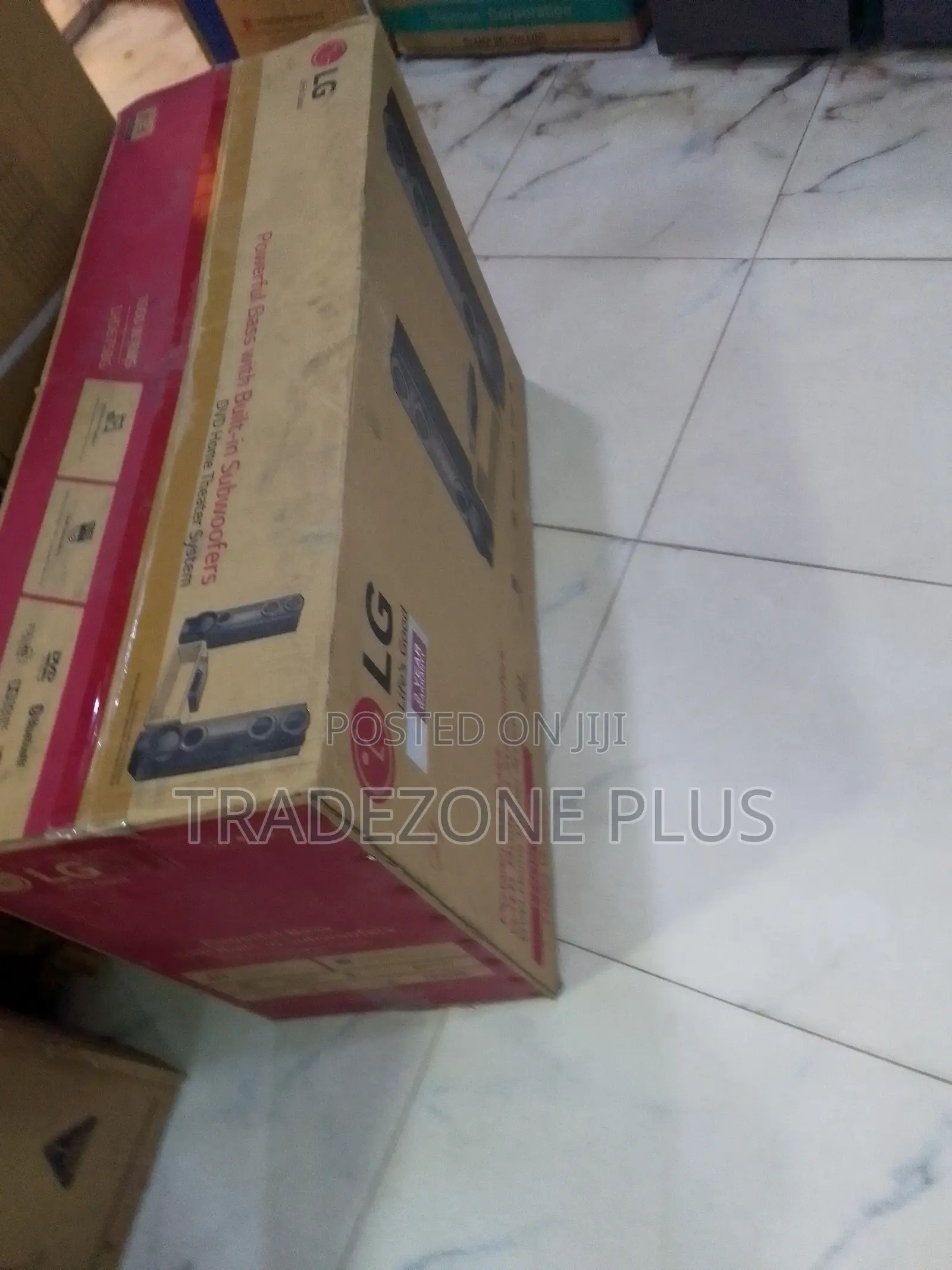 LG LHD675BG Multimedia Home Theater System With DVD