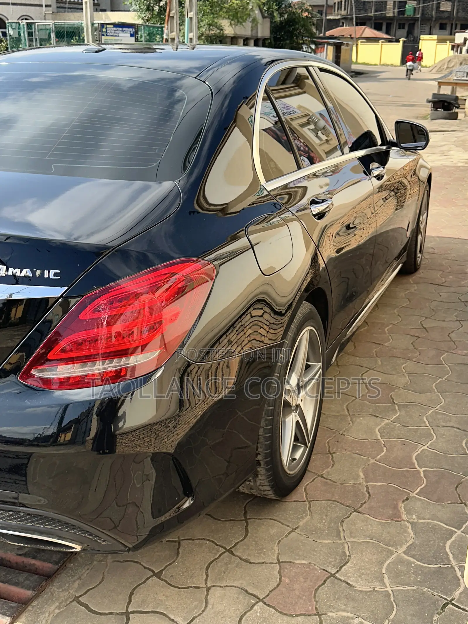 Mercedes-Benz C300 Base AWD 4Matic Sedan (2.0L 4cyl 7A) 2015 Black