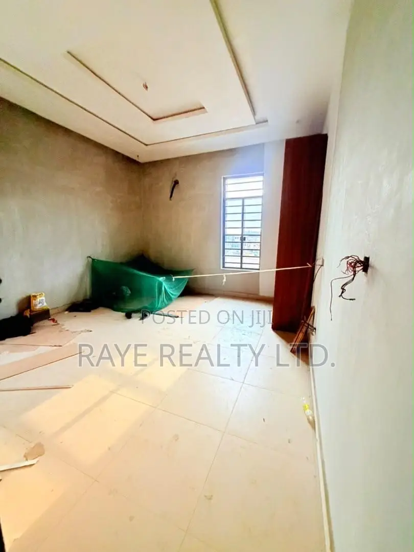 6bdrm Duplex in Magodo for sale