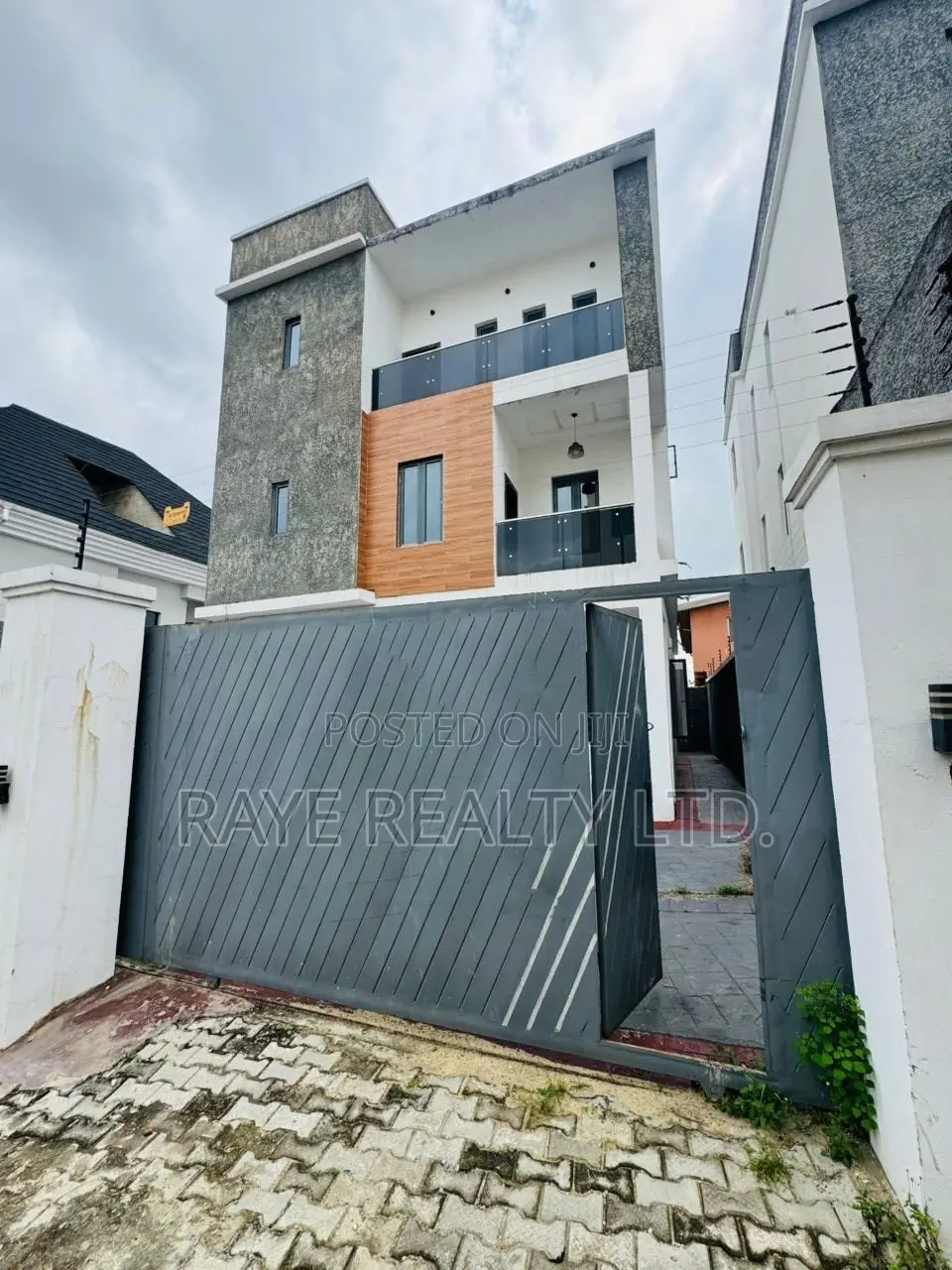 5bdrm Duplex in Magodo Gra Phase 2 for sale