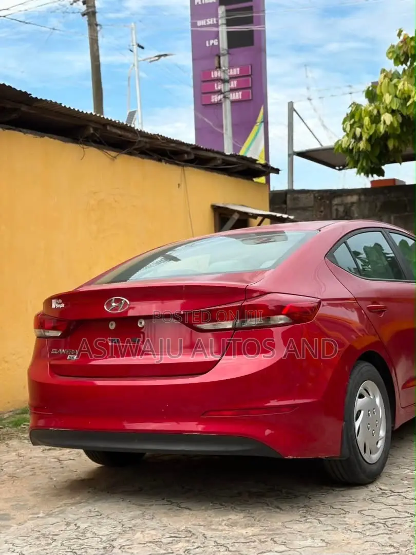 Hyundai Elantra SE 2018 Red