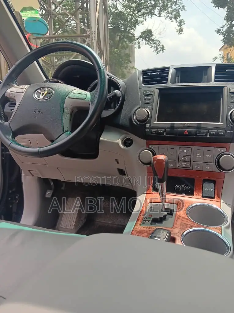 Toyota Highlander Limited 2010 Black