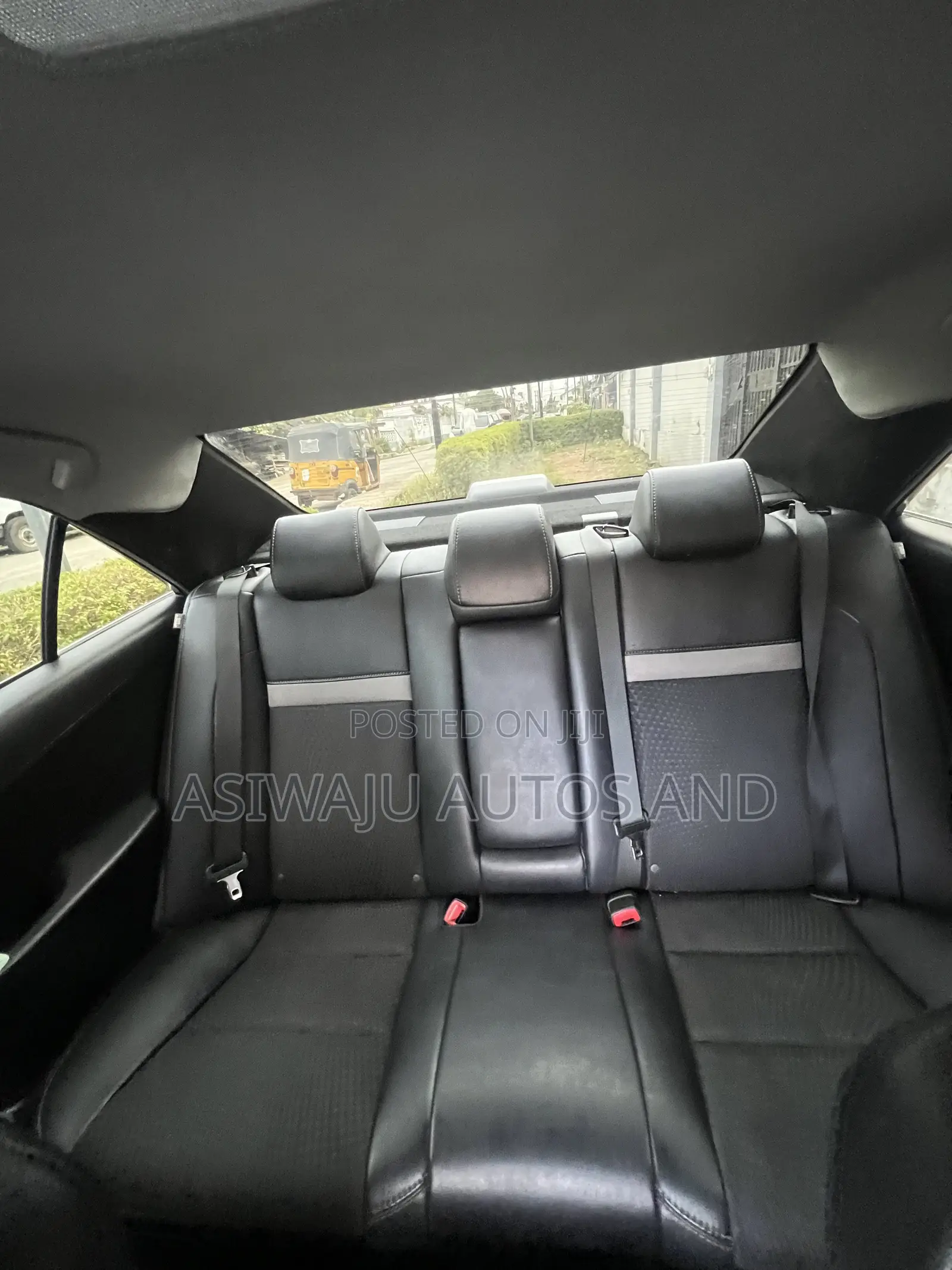 Toyota Camry SE 4dr Sedan (2.5L 4cyl 6A) 2013 Red