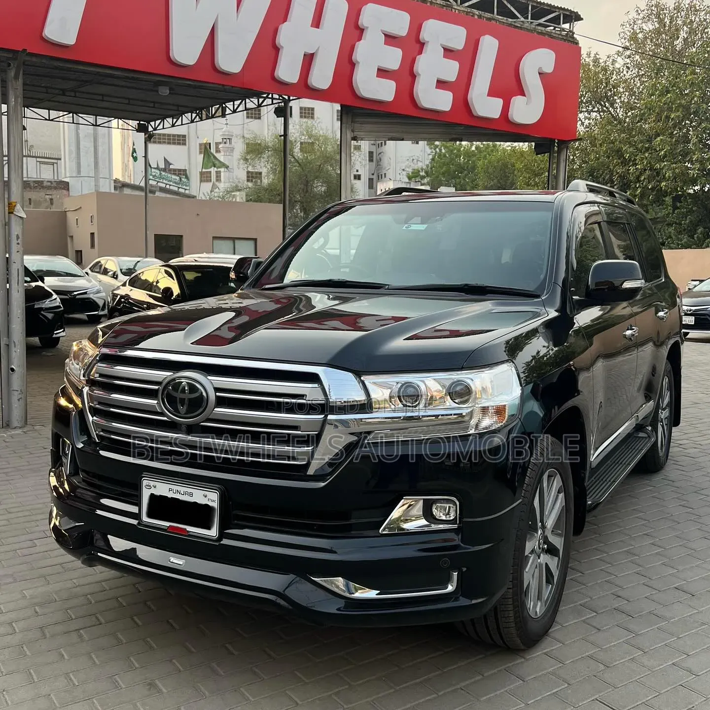 Toyota Land Cruiser 4.5 V8 VXR 2018 Black