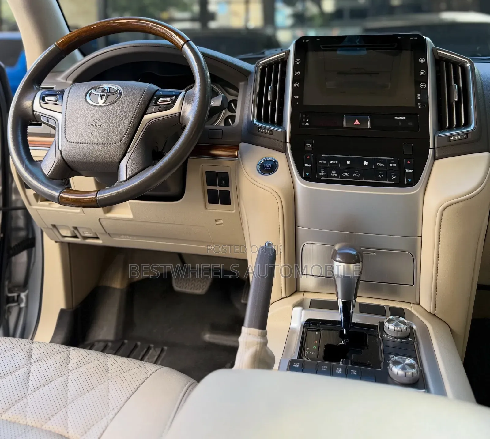 Toyota Land Cruiser 4.5 V8 VXR 2018 Black