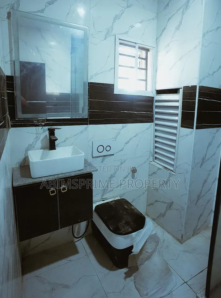 2bdrm Block of Flats in The Lauren Ashley, Lagos Island / Lagos Island