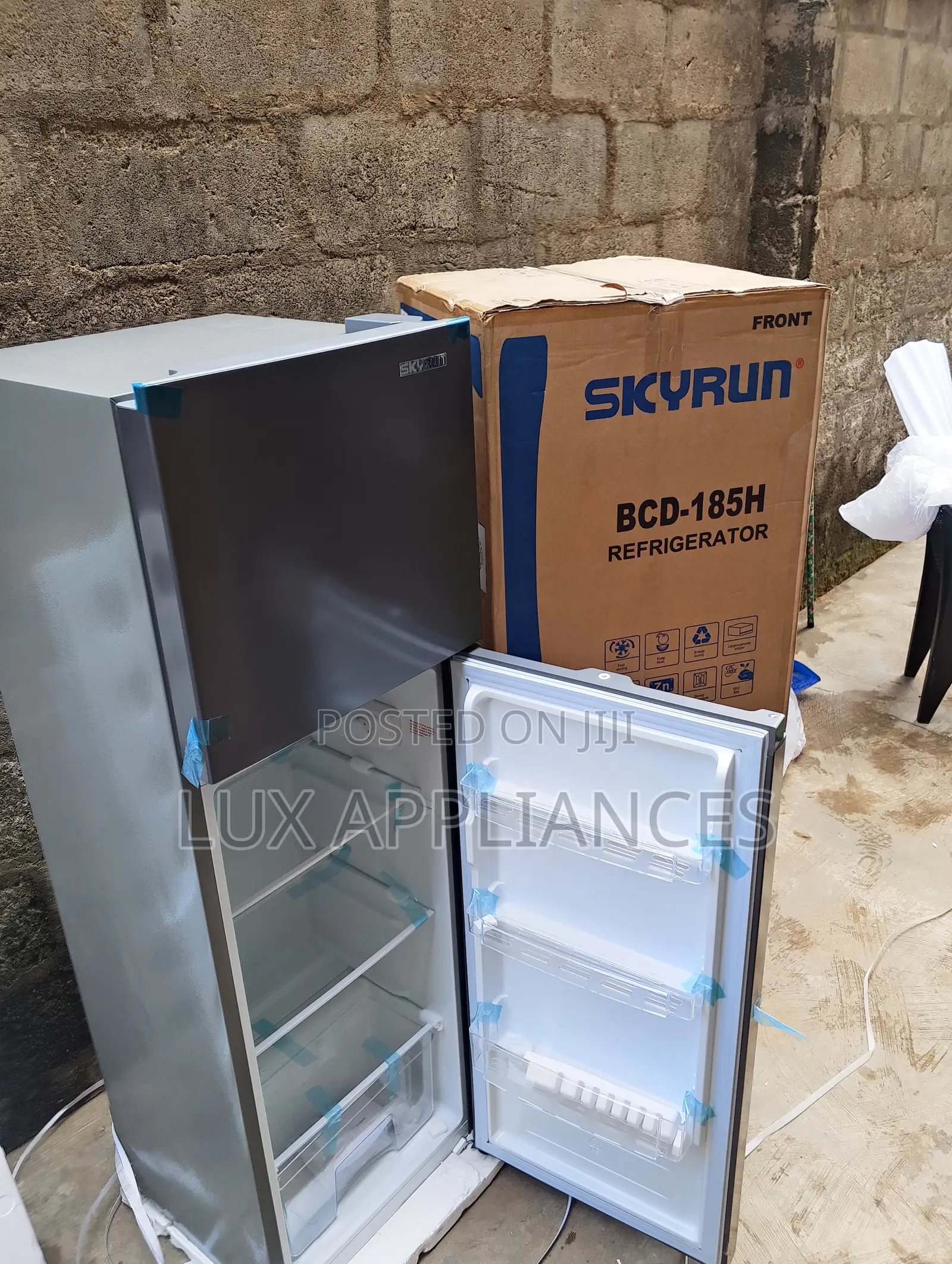 SkyRun Home Refrigerator With Two Separate Doors 180l
