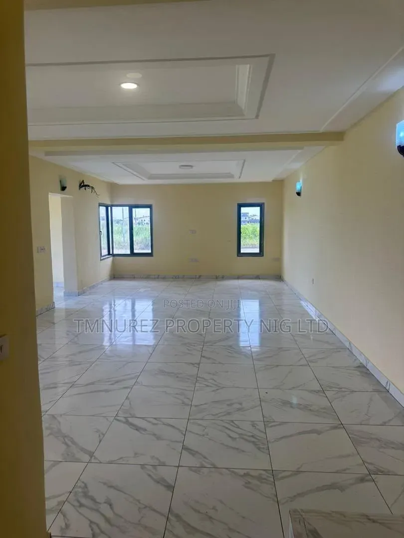 4bdrm Duplex in Ikota for rent
