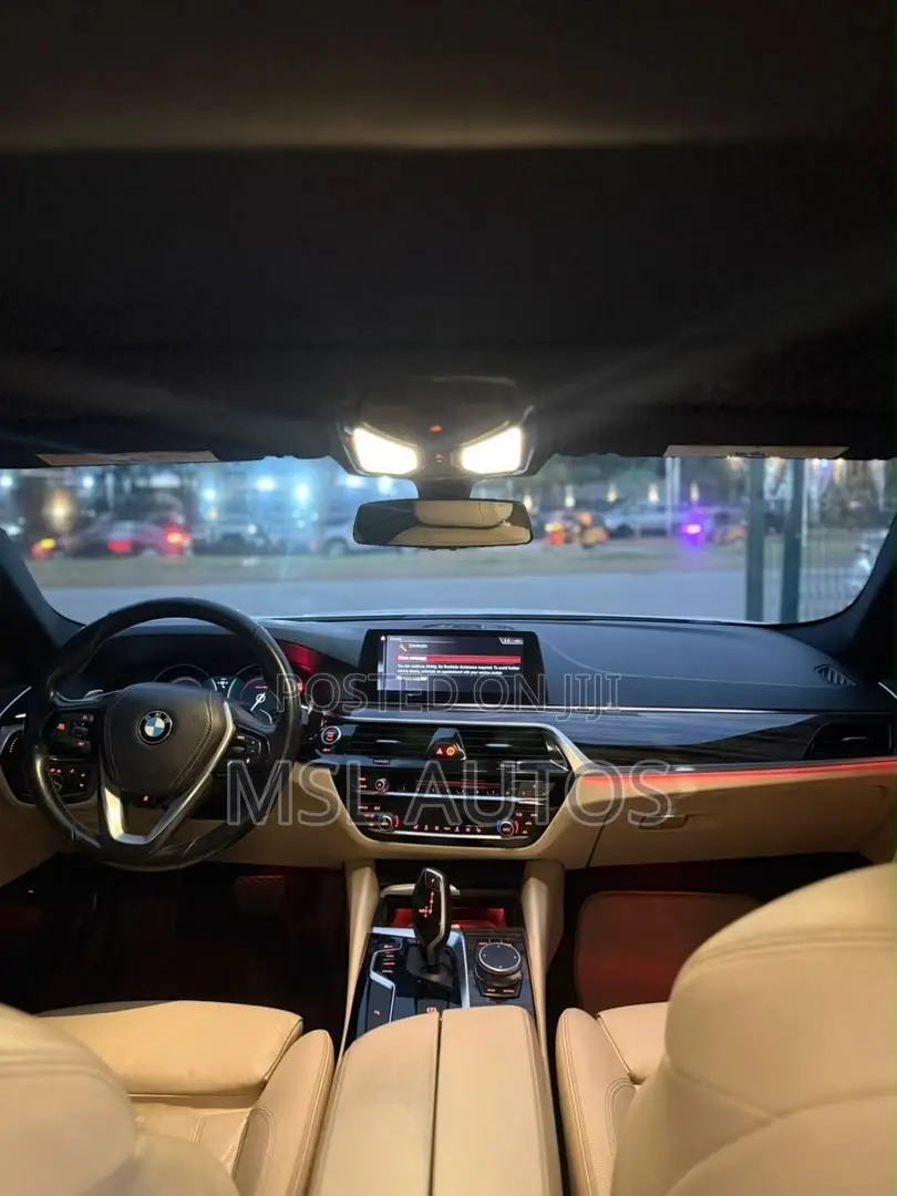 BMW 540i 2019 White