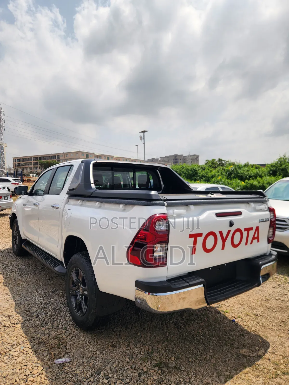 Toyota Hilux 2024 White