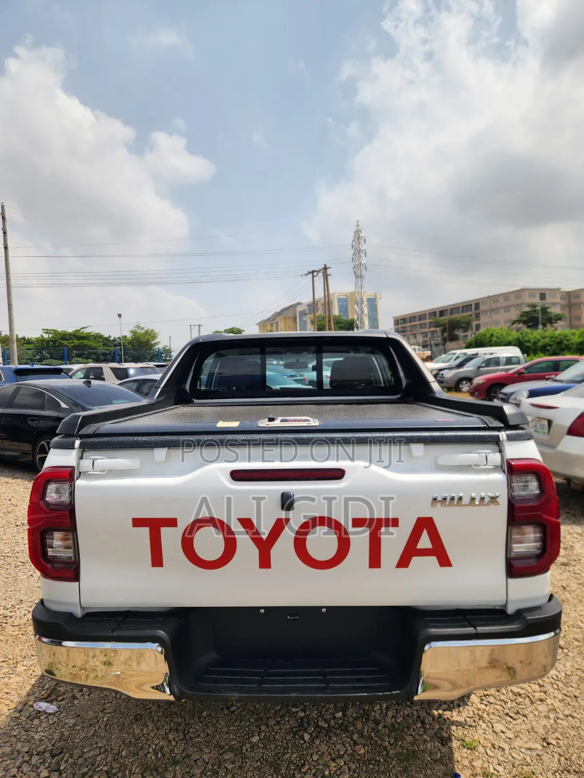 Toyota Hilux 2024 White