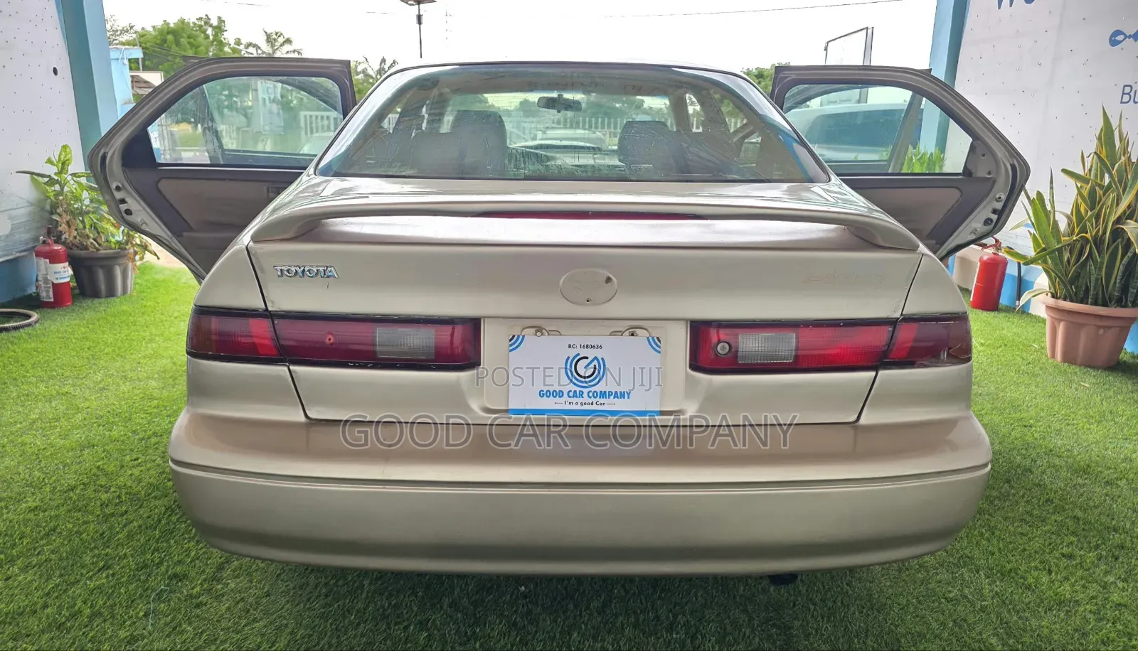 Toyota Camry Automatic 1999 Gold