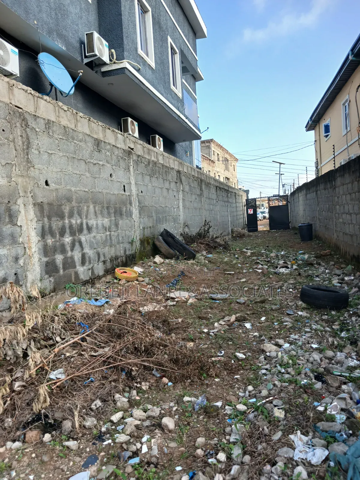 436sqm RECTANGULAR SHAPED LAND(can Build Twin Duplexes) WITH DRIVE WAY