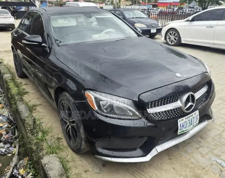 Mercedes-Benz C300 2015 Black