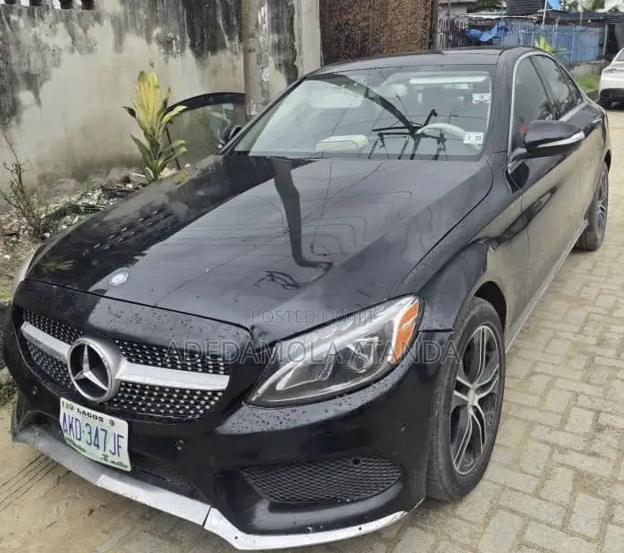 Mercedes-Benz C300 2015 Black