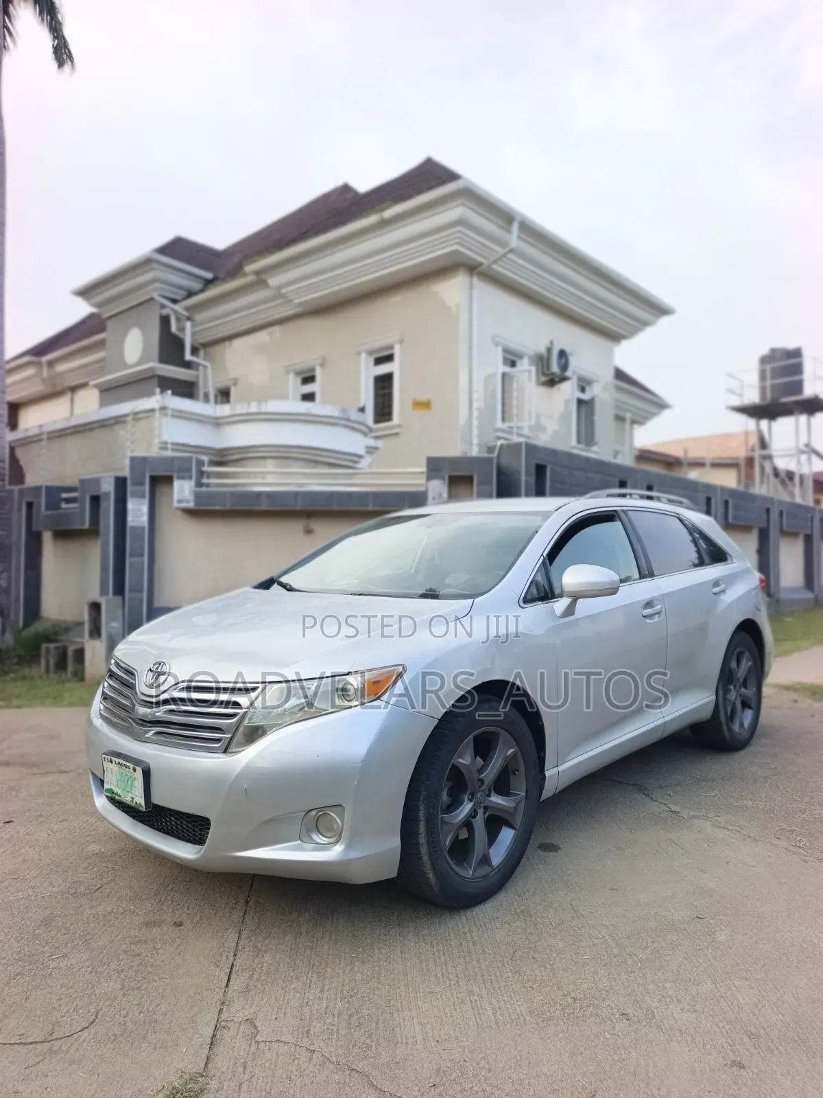 Toyota Venza XLE 2011 Silver