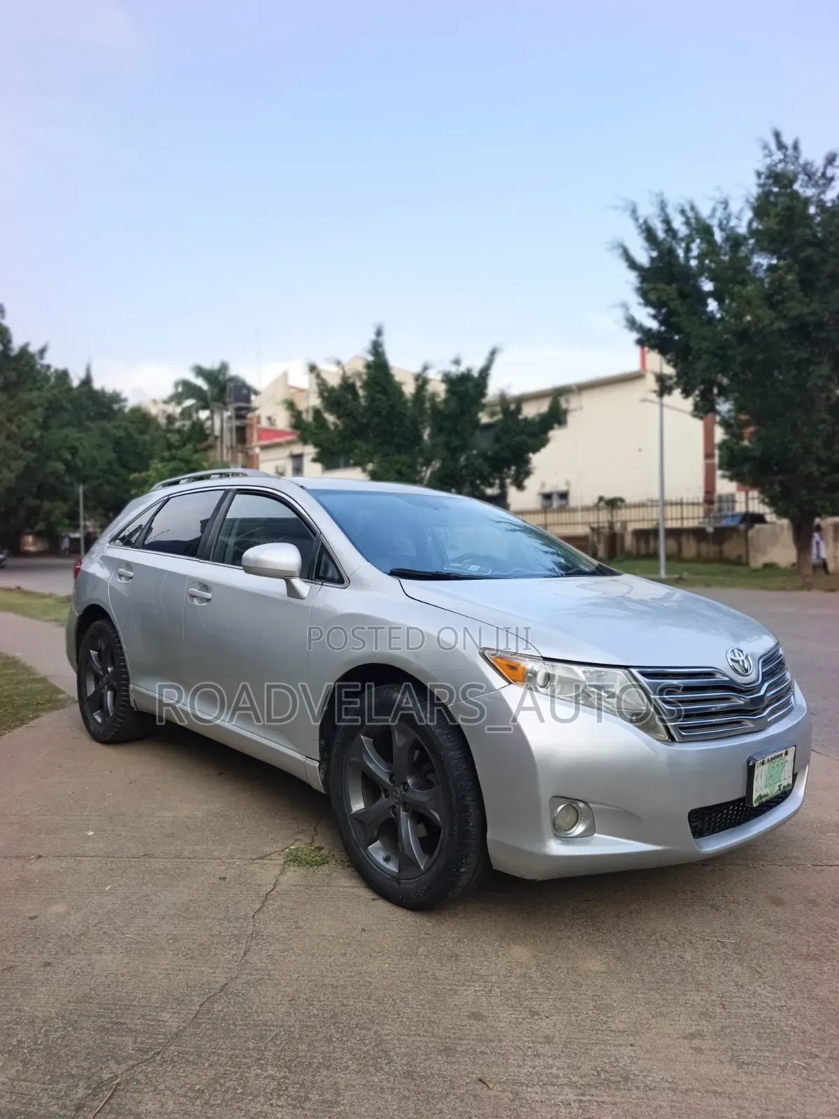 Toyota Venza XLE 2011 Silver