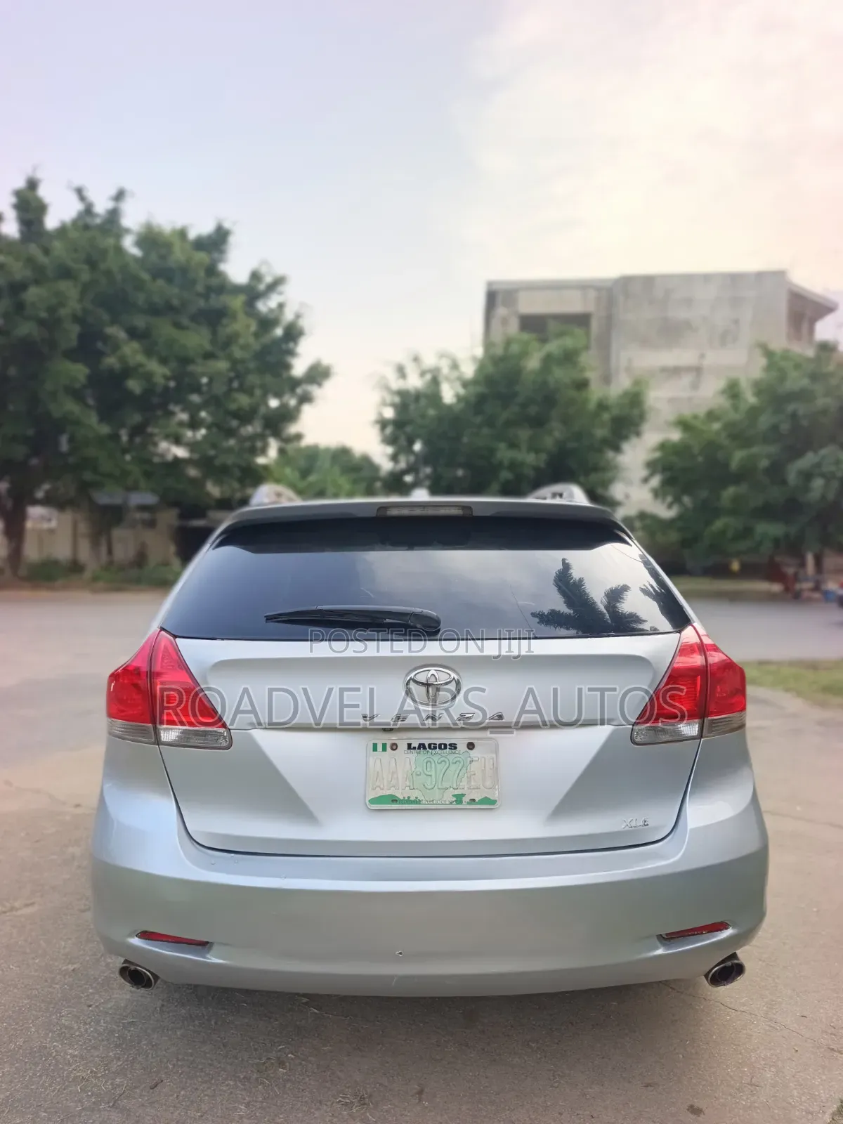 Toyota Venza XLE 2011 Silver