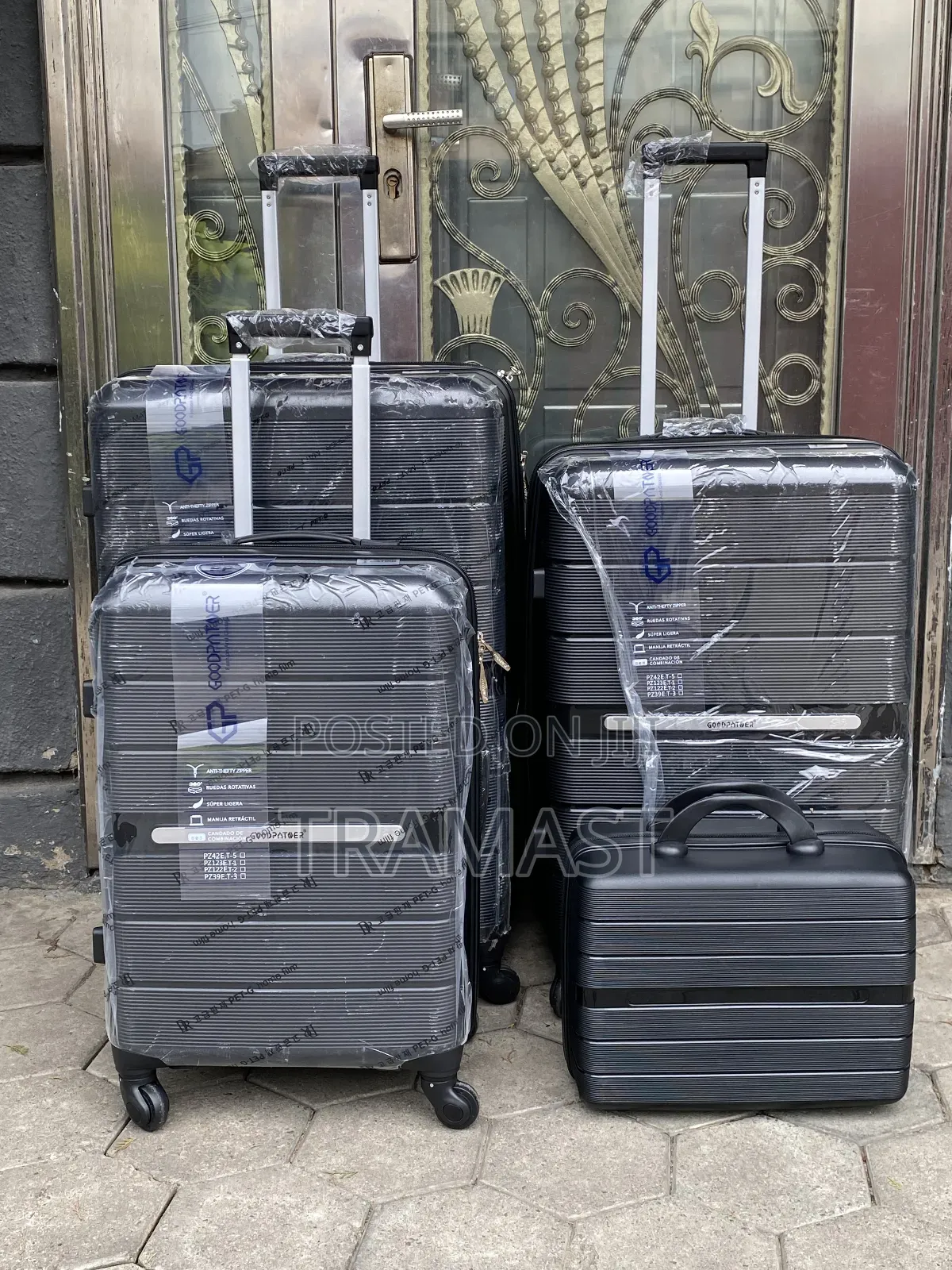 Good Partner 4 Set Black Travel Luggage 28, 24, 20 Inches+ Kit Bag