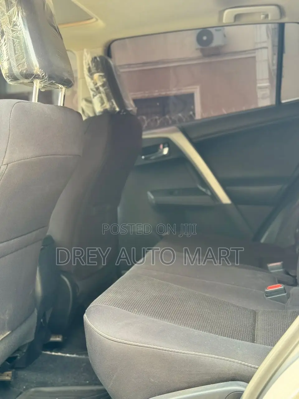 Toyota RAV4 XLE 4dr SUV AWD (2.5L 4cyl 6A) 2018 Silver