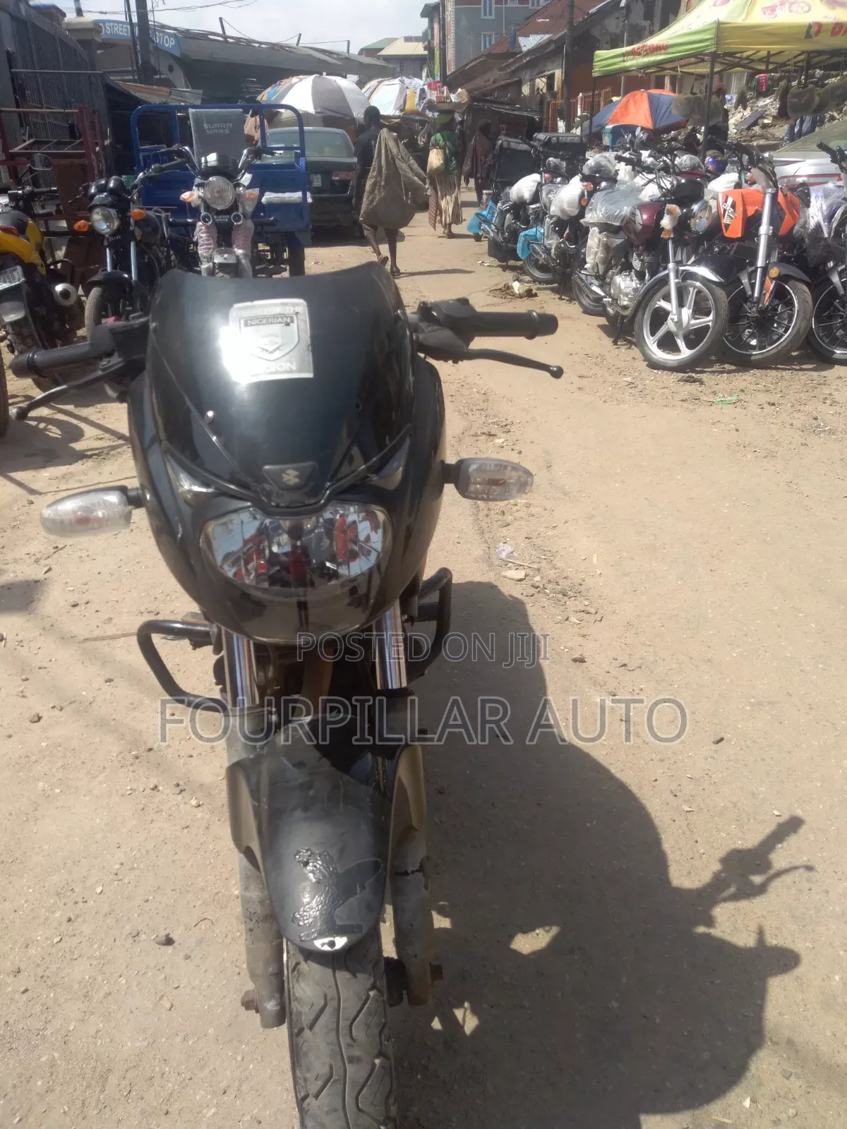 Bajaj Pulsar 220 F 2025 Black