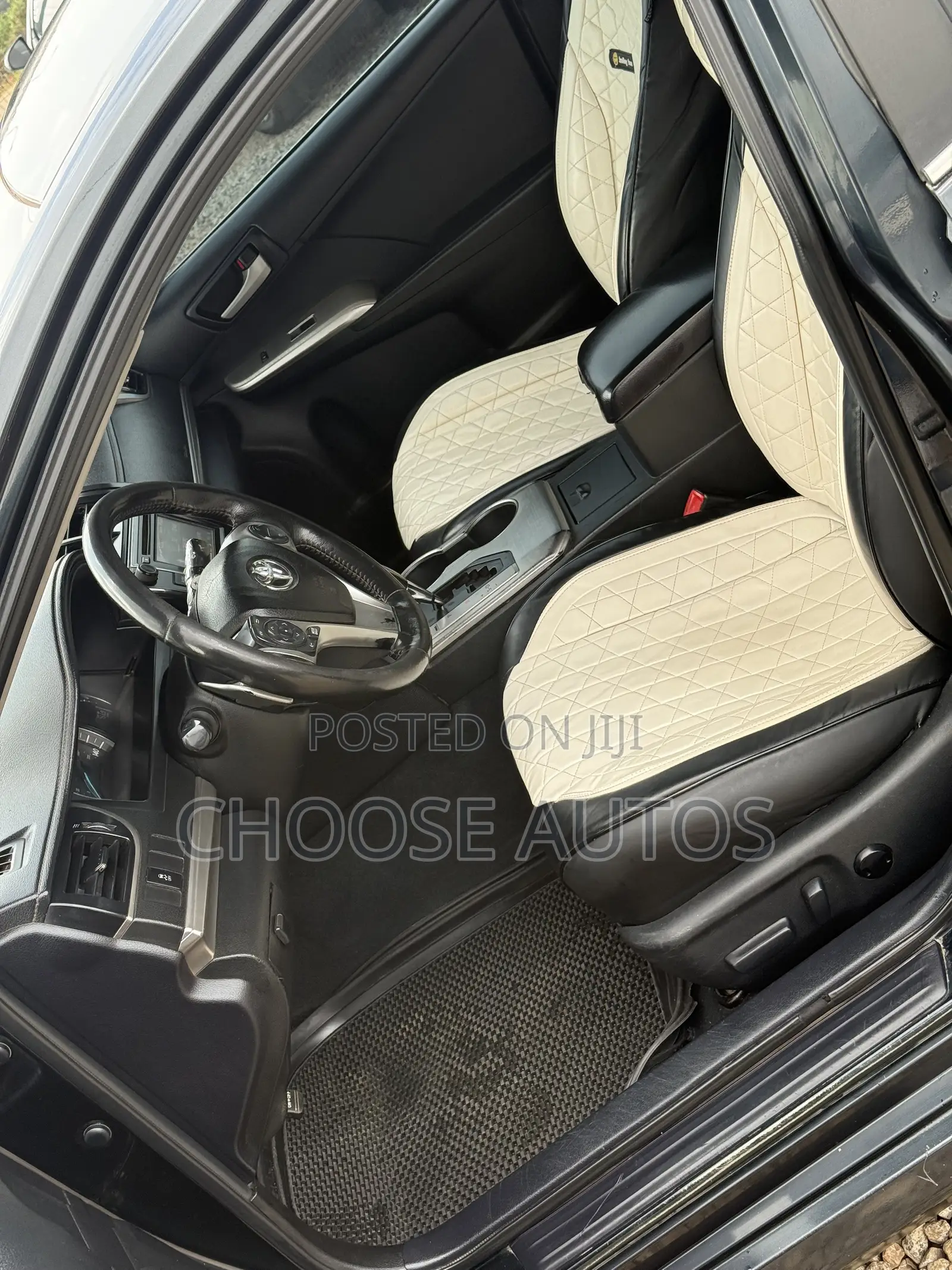 Toyota Camry SE 4dr Sedan (2.5L 4cyl 6A) 2013
