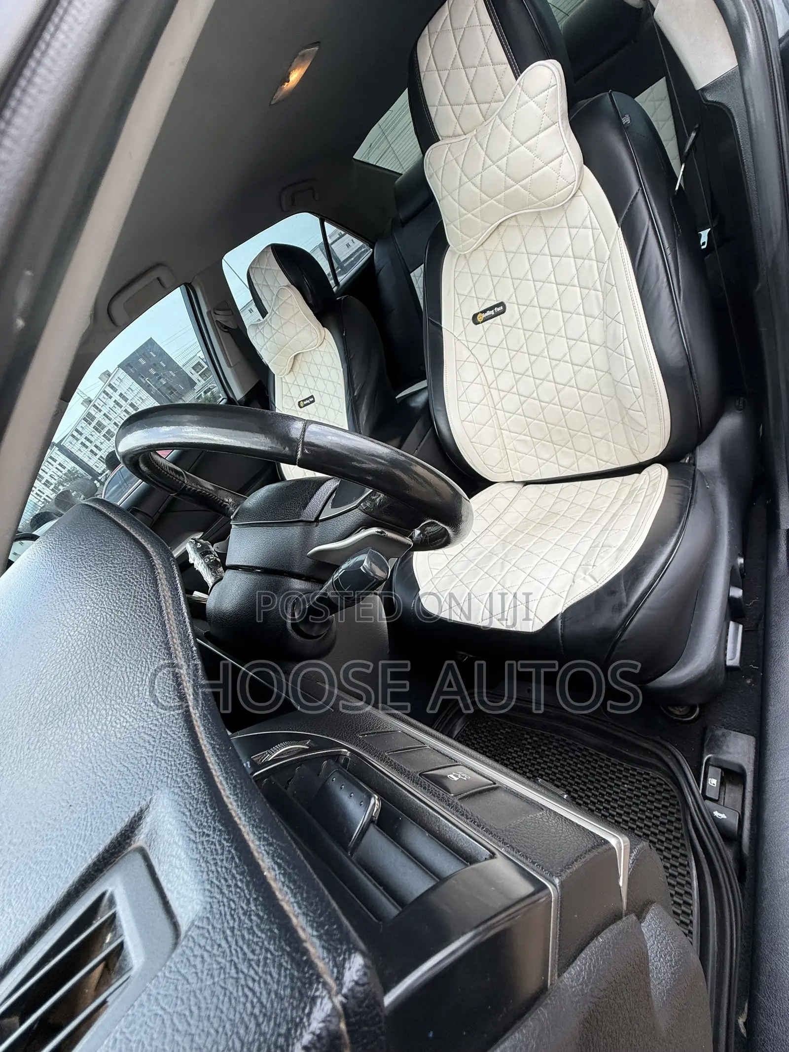 Toyota Camry SE 4dr Sedan (2.5L 4cyl 6A) 2013
