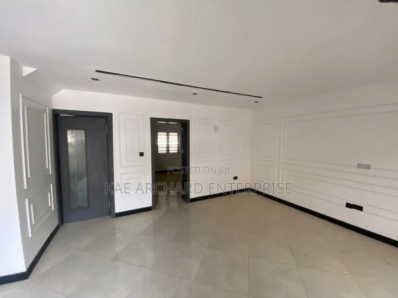 4bdrm Duplex in Life Camp for sale
