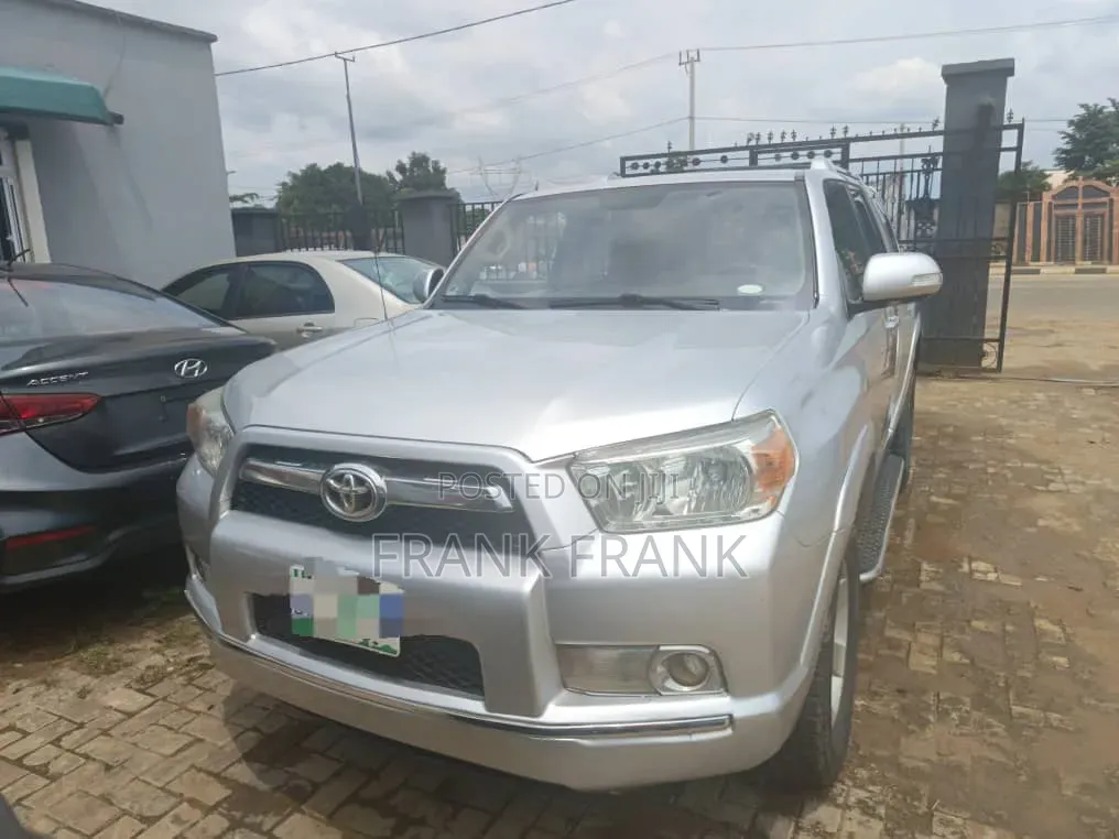 Toyota 4-Runner 2010 Silver