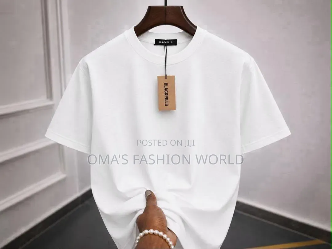 Simple Outfit, Premium Appearance! High-Quality Plain Balenciaga