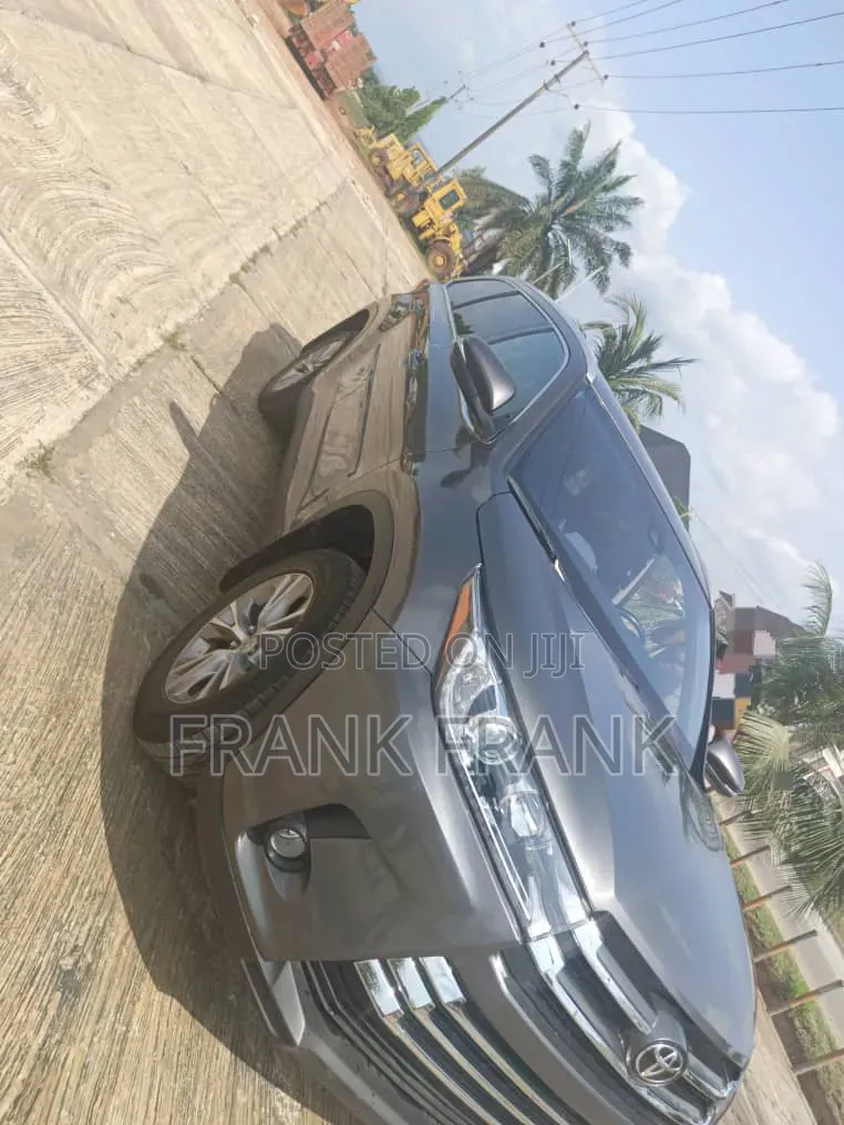 Toyota Highlander 2019 Gray