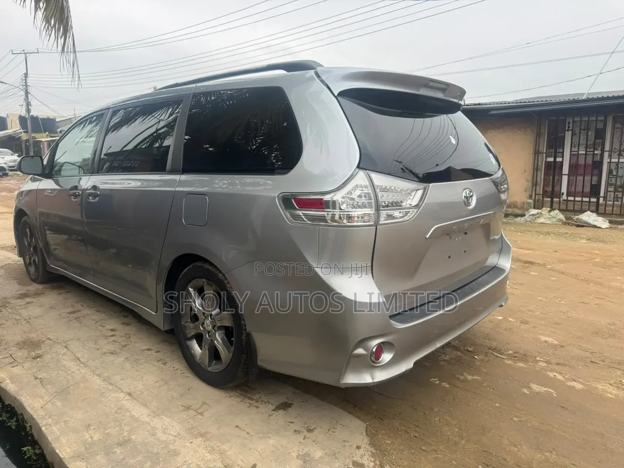 Toyota Sienna SE 8 Passenger 2011 Silver