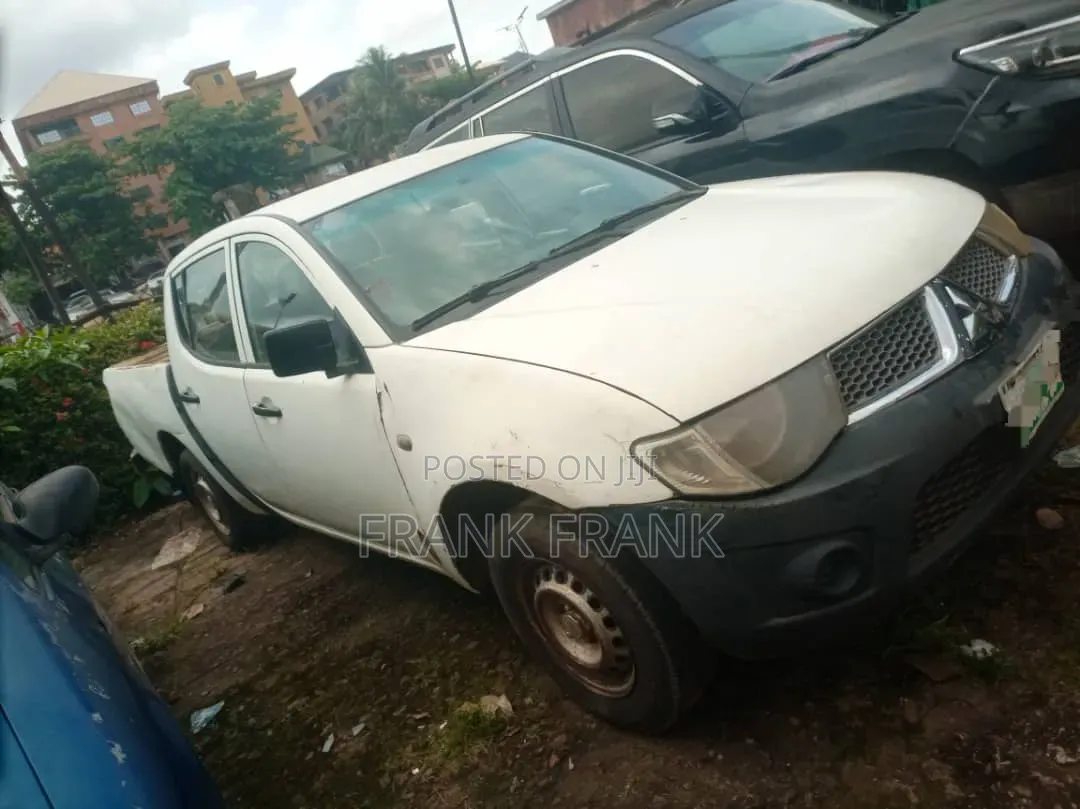 Mitsubishi L200 2006 White