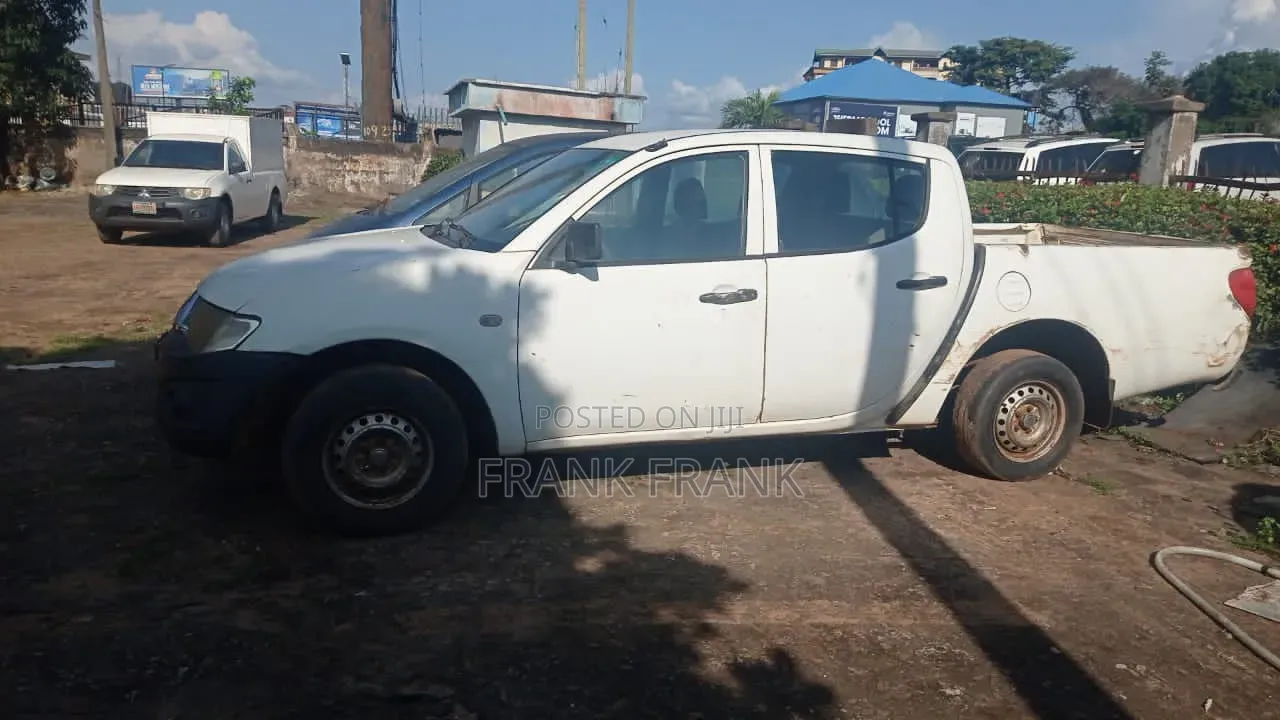 Mitsubishi L200 2006 White