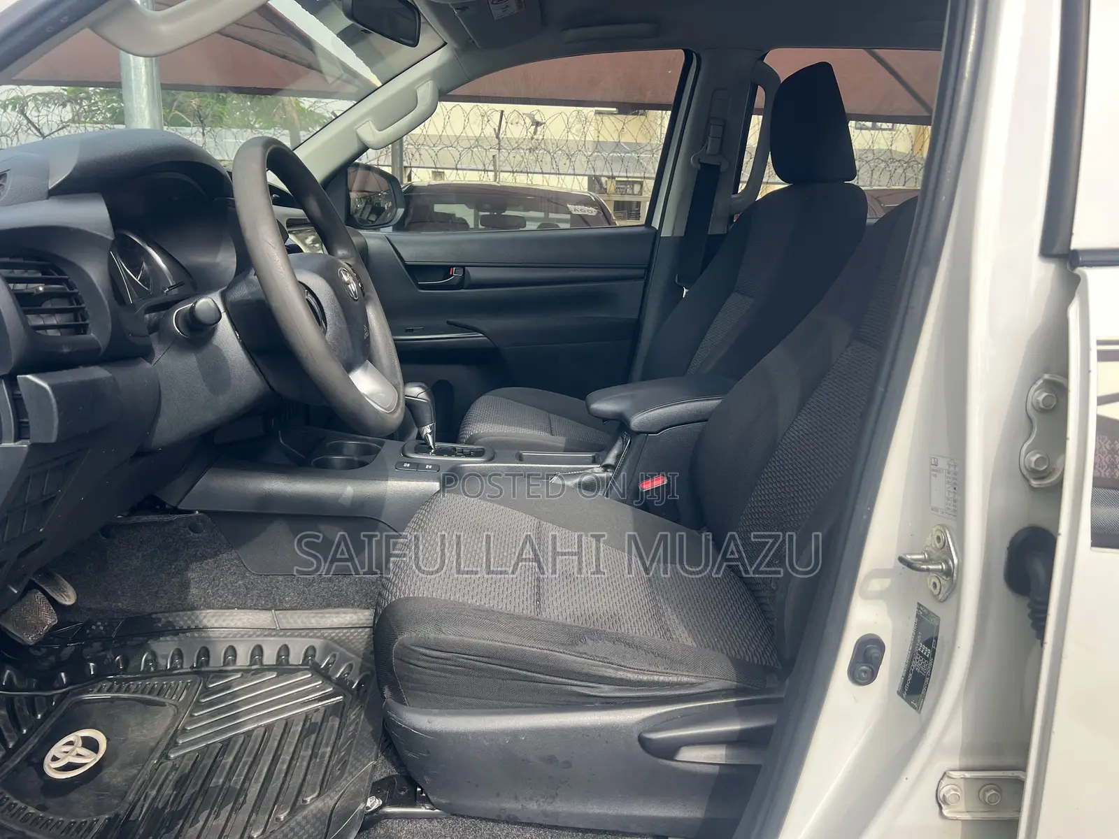 Toyota Hilux 2020 White