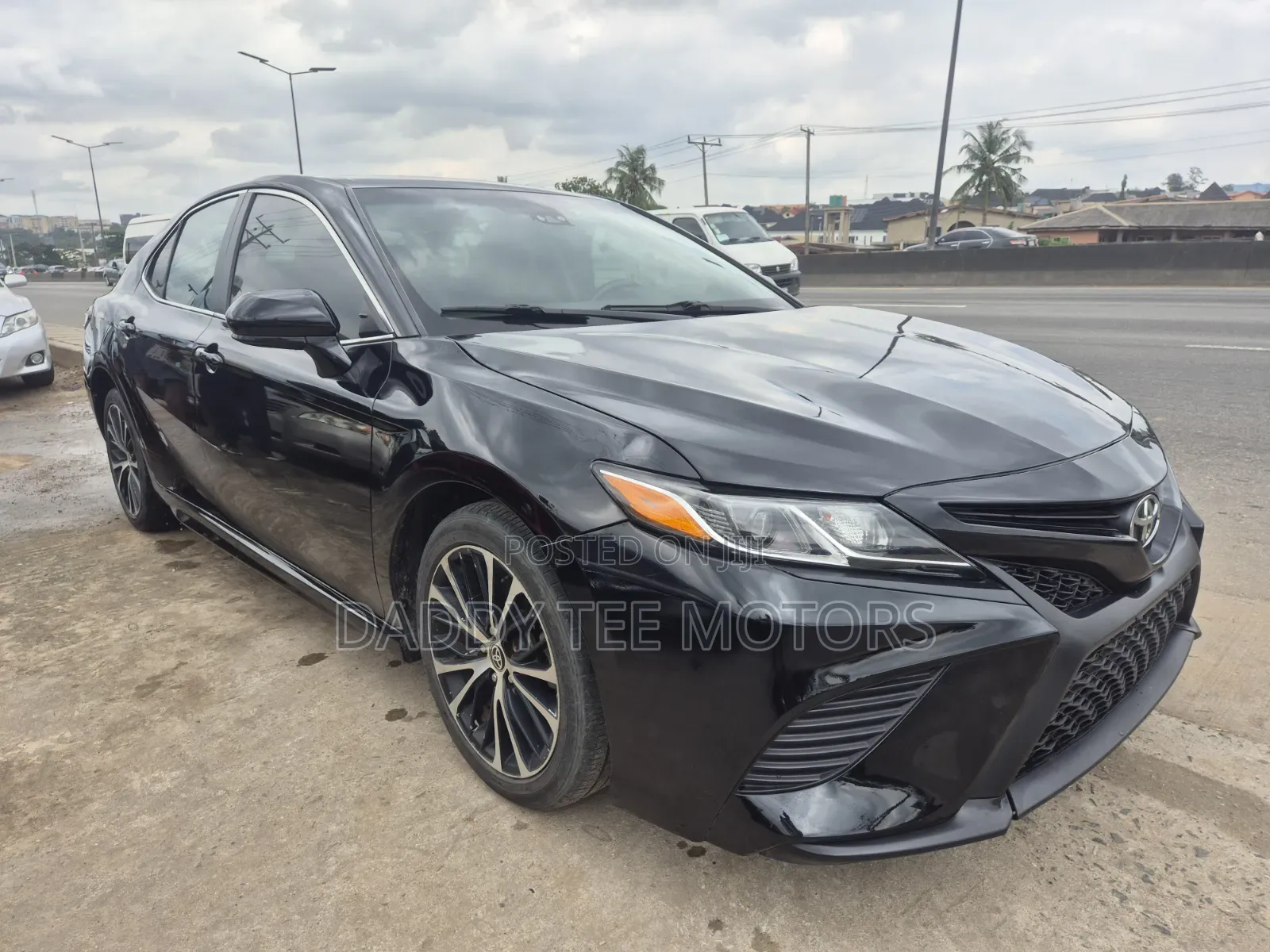 Toyota Camry SE FWD 2020 Black