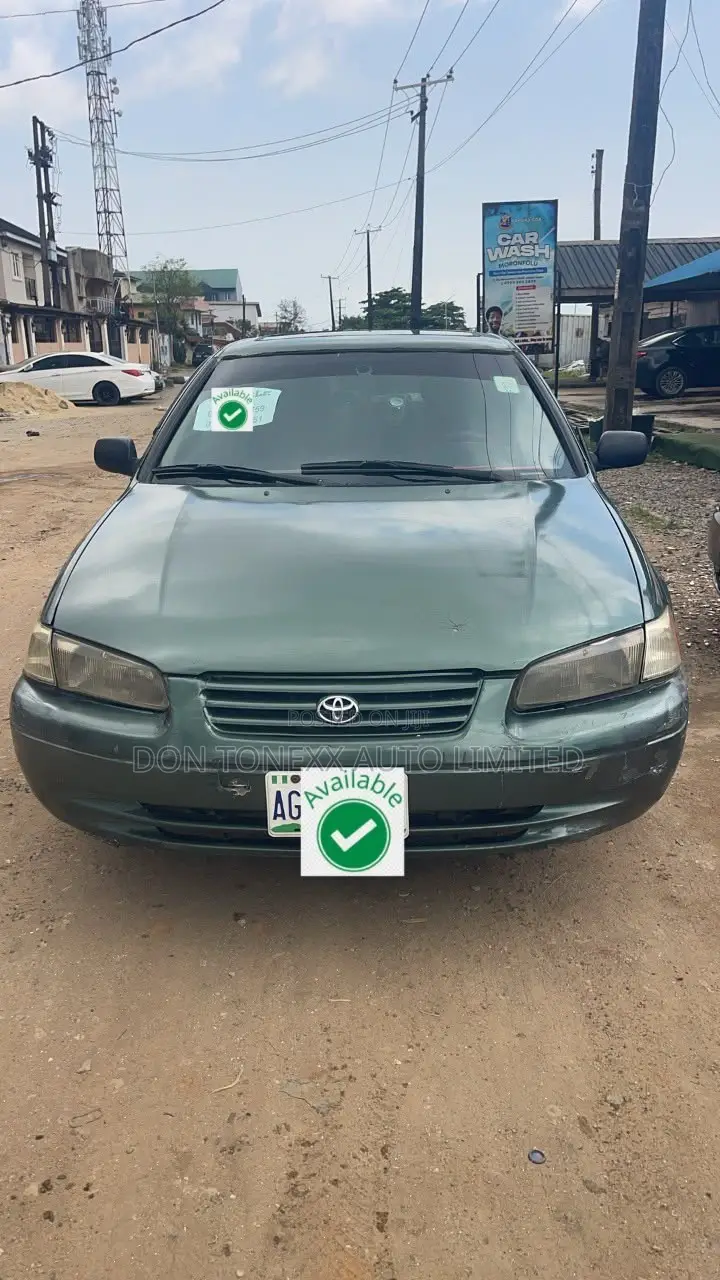 Toyota Camry LE 4dr Sedan (2.2L 4cyl 4A) 2000 Green