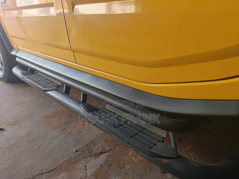 Hummer H2 2007 Yellow