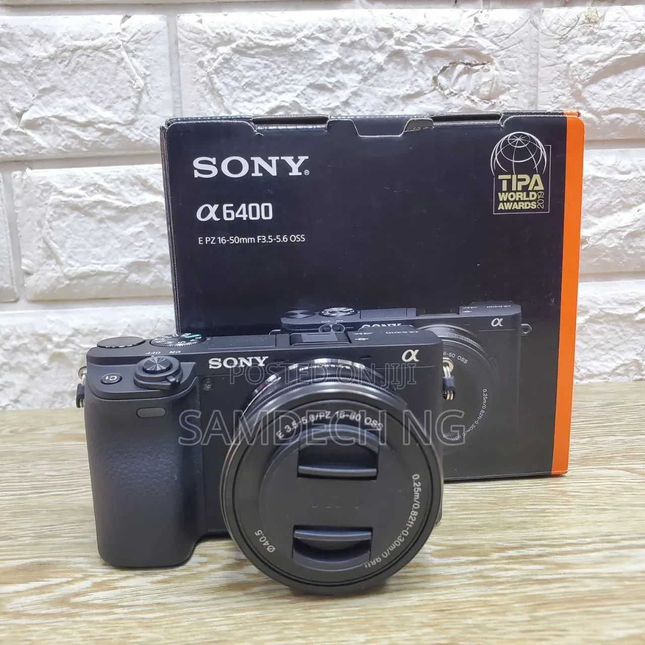 Sony A6400 With 16-50mm Lens