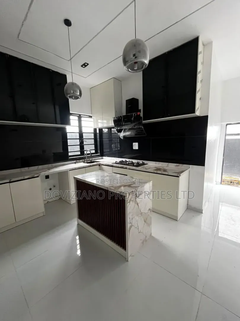 4bdrm Duplex in Sangotedo for sale