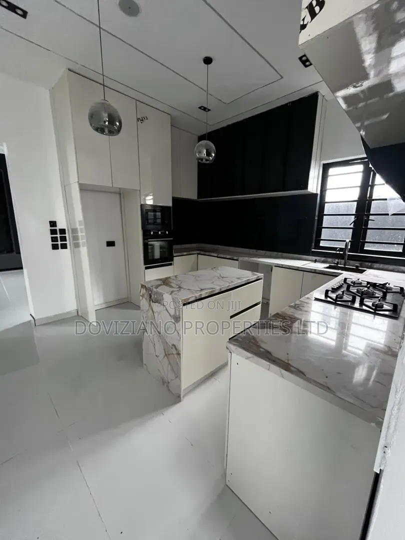 4bdrm Duplex in Sangotedo for sale