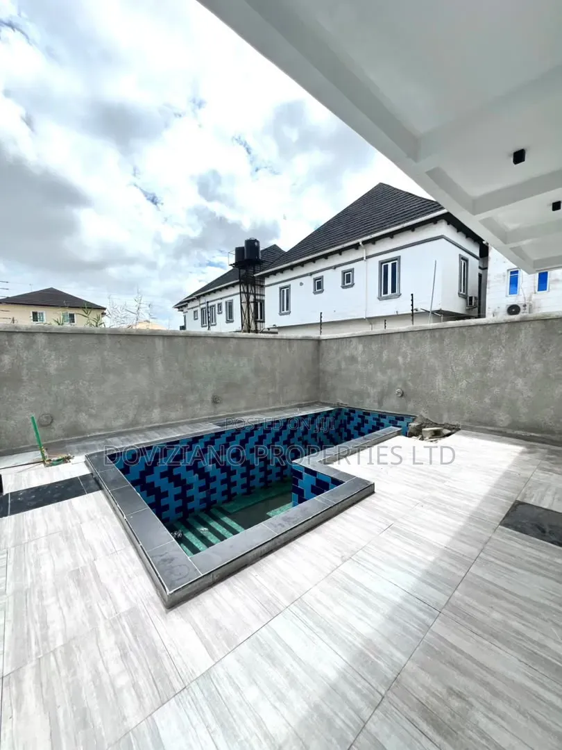 4bdrm Duplex in Sangotedo for sale