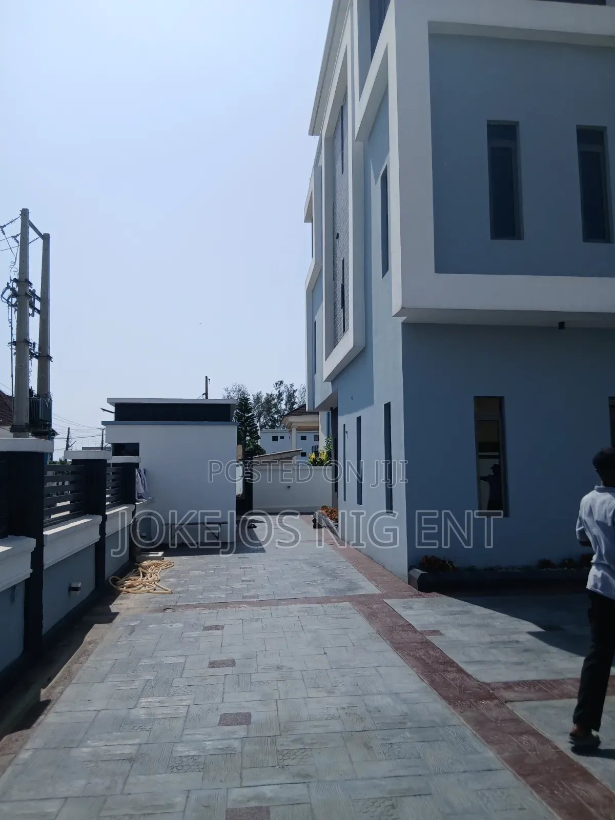 2bdrm Apartment in Lekki Scheme 2 for sale
