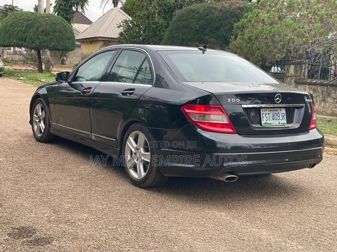 Mercedes-Benz C300 2011 Black