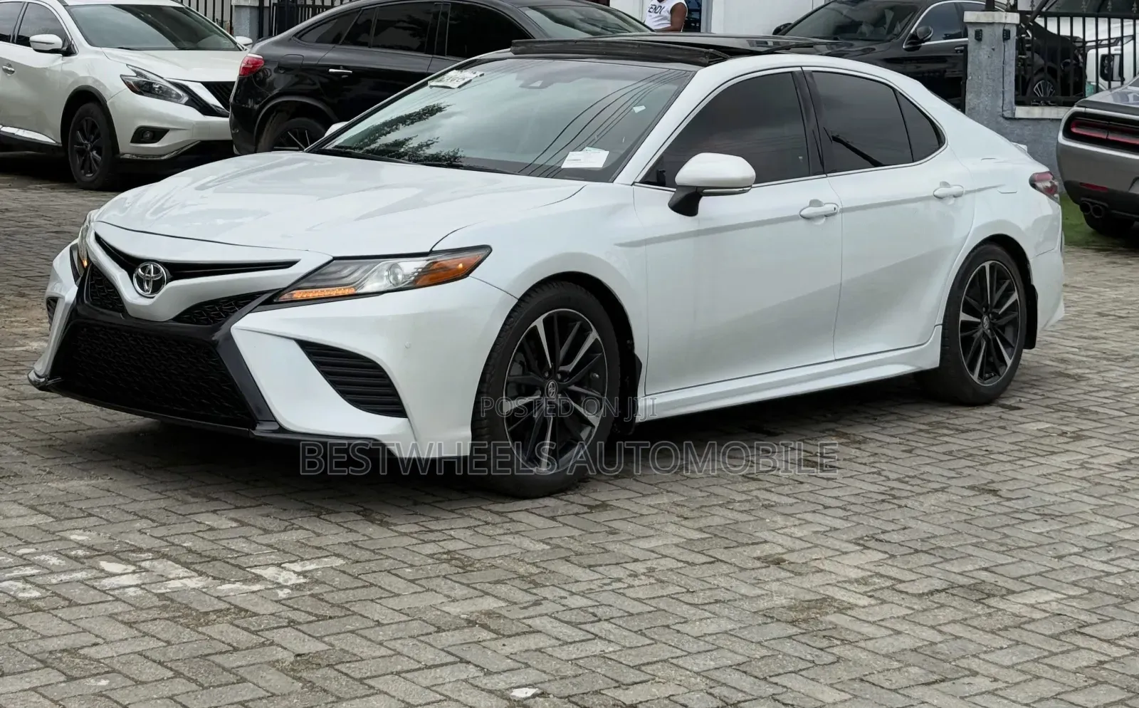 Toyota Camry XSE V6 FWD (3.5L 6cyl 8AM) 2018 White