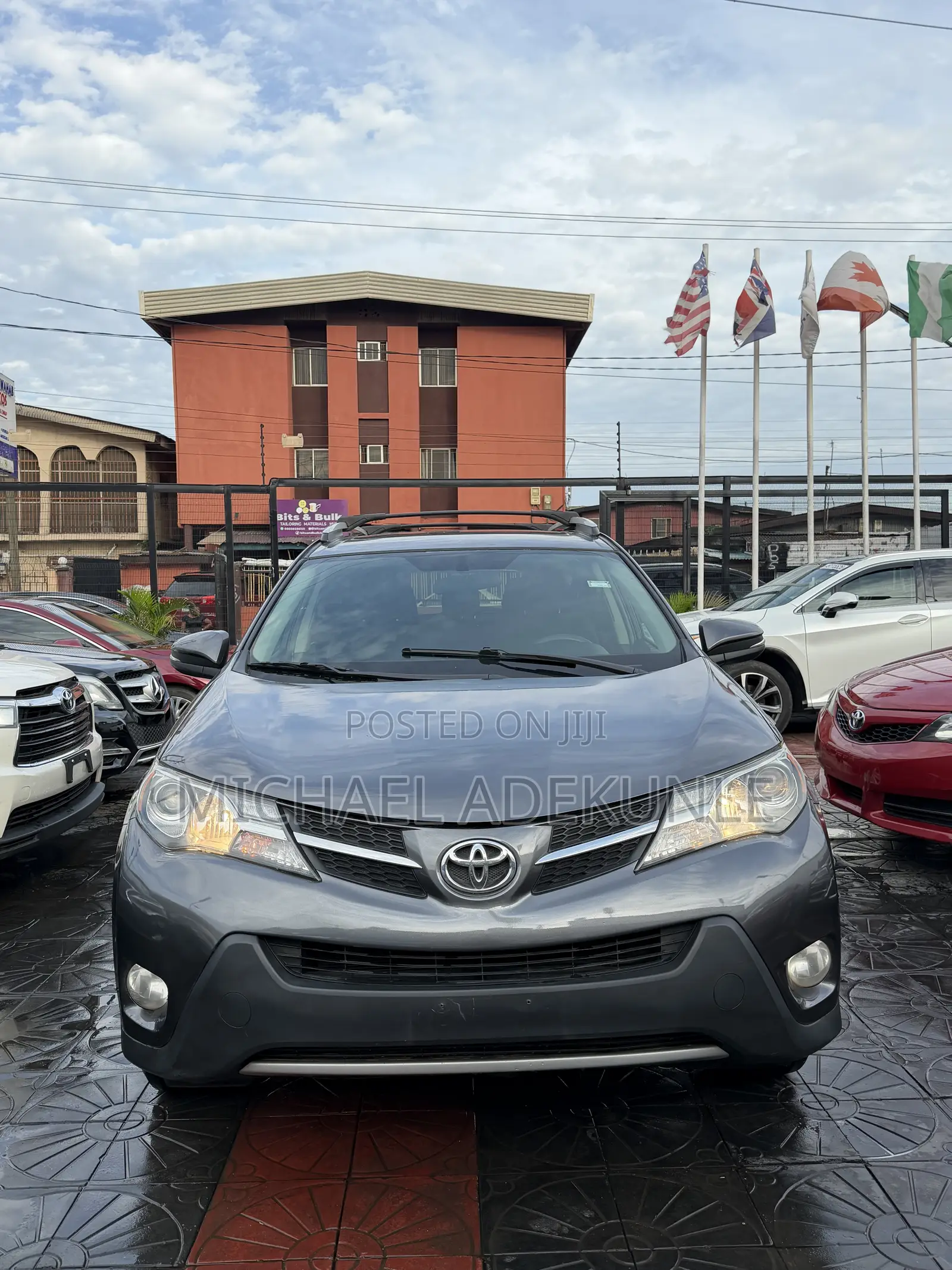 Toyota RAV4 XLE 4dr SUV AWD (2.5L 4cyl 6A) 2014 Gray