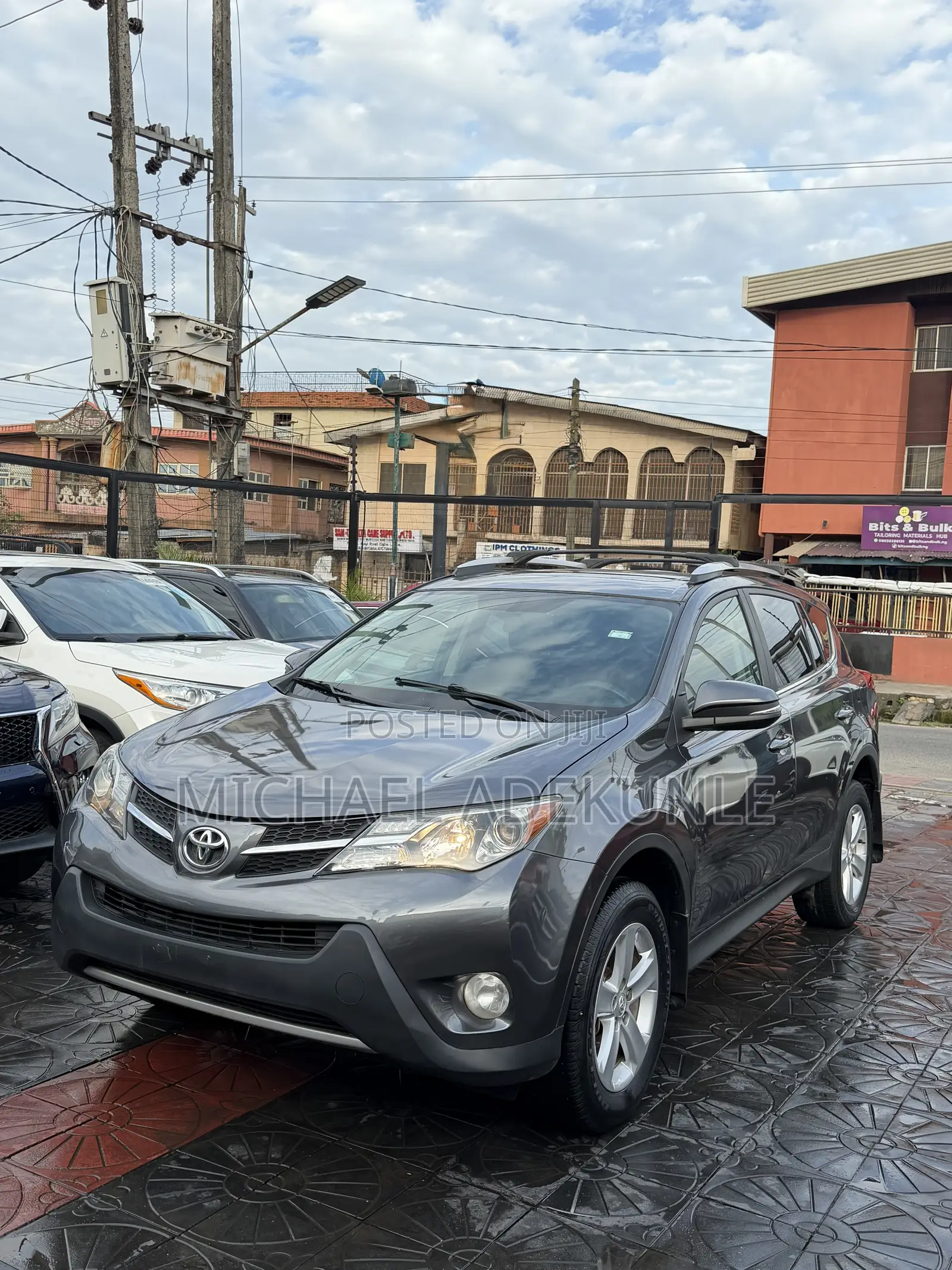 Toyota RAV4 XLE 4dr SUV AWD (2.5L 4cyl 6A) 2014 Gray
