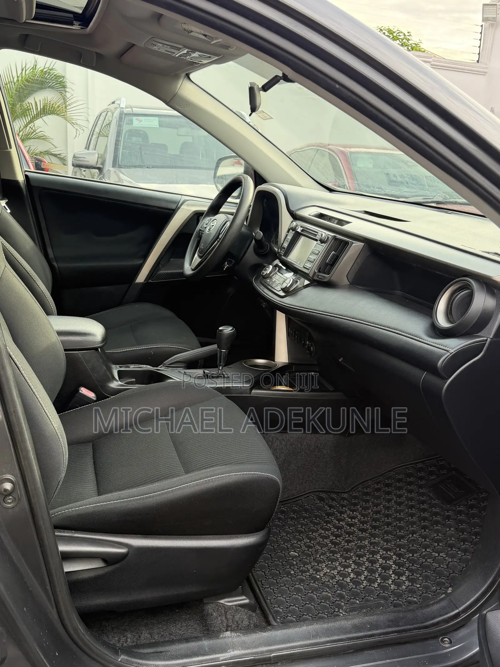 Toyota RAV4 XLE 4dr SUV AWD (2.5L 4cyl 6A) 2014 Gray