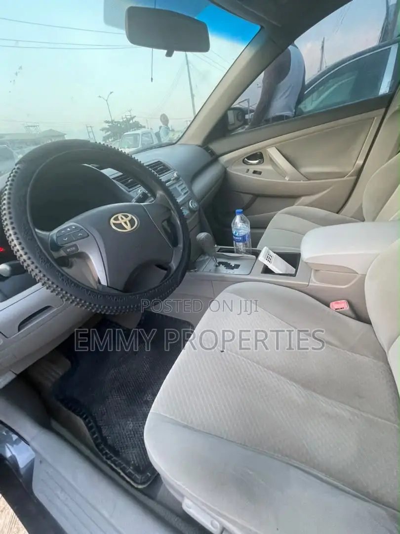 Toyota Camry LE 4dr Sedan (2.4L 4cyl 5A) 2008 Gray